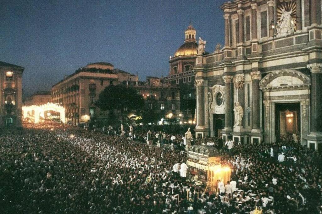 شقة Casa D'Amico Al Duomo كاتانيا المظهر الخارجي الصورة